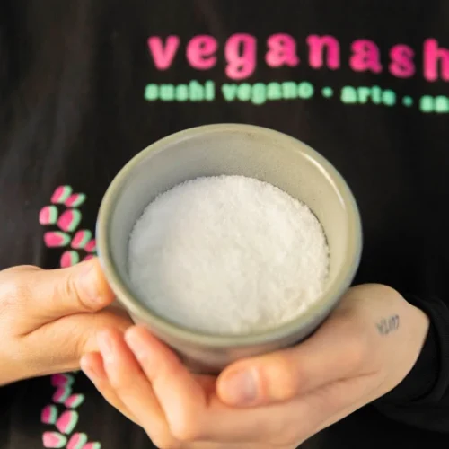 Cuenco con preparación de arroz de Veganashi